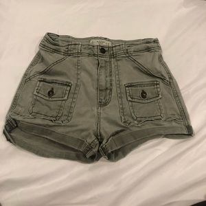 🌸✨Abercrombie & Fitch Cargo Shorts